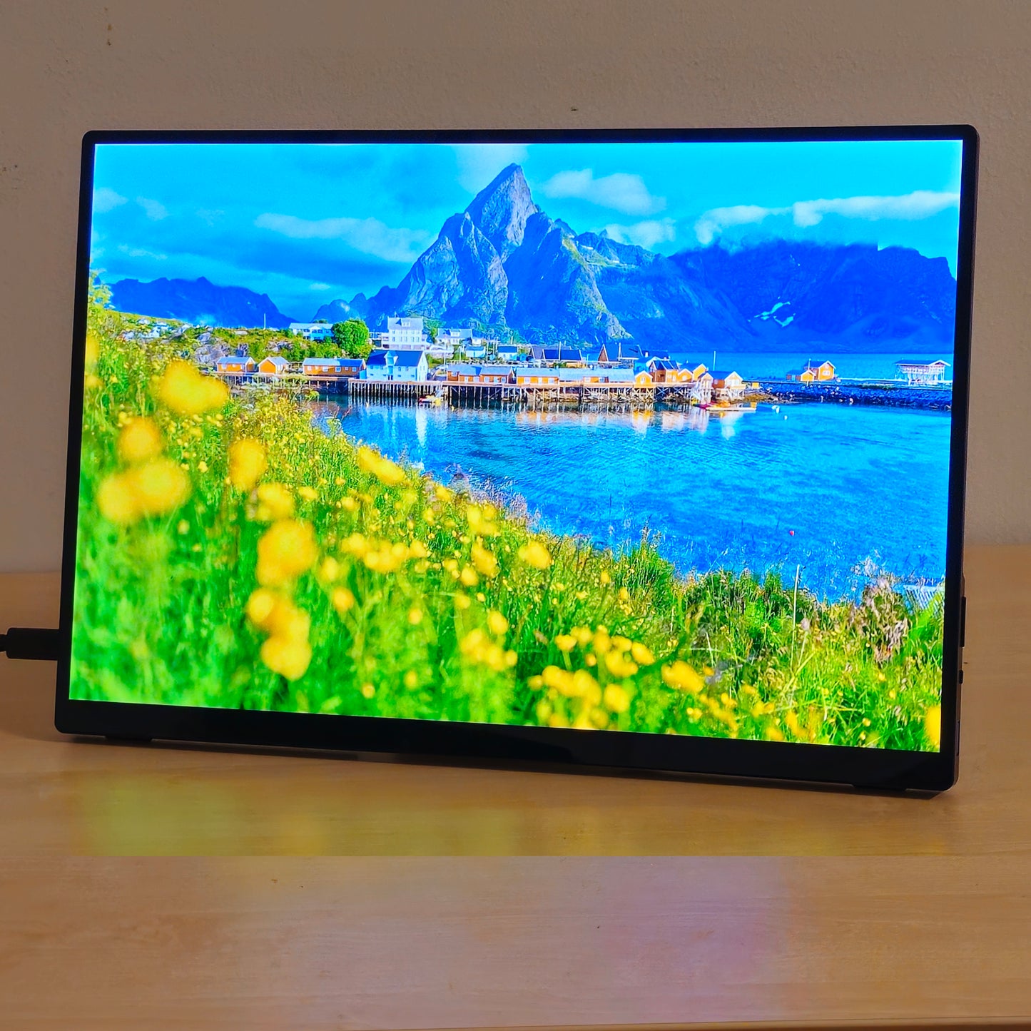 ProMonitor X16 4K OLED Touch inkl. Tripod